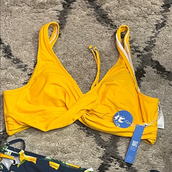 Cupshe Yellow and Navy Bikini Set - Picture 4 of 11